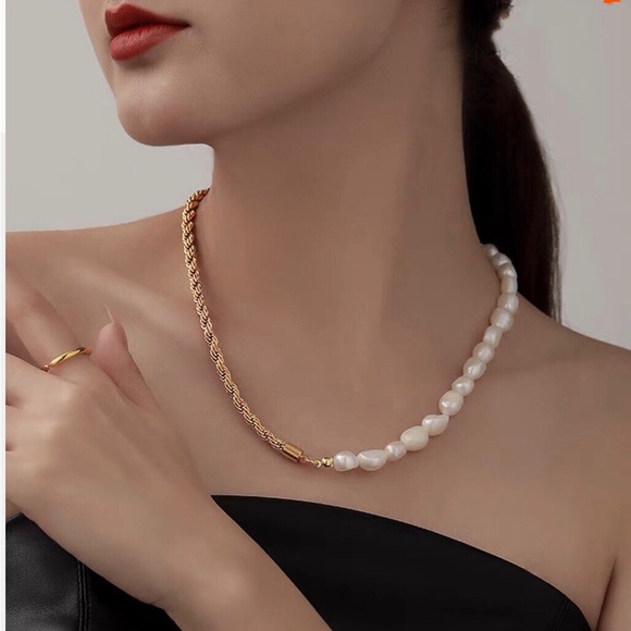 18K Gold Plated Freshwater Pearl Necklace - Picture 2 of 10